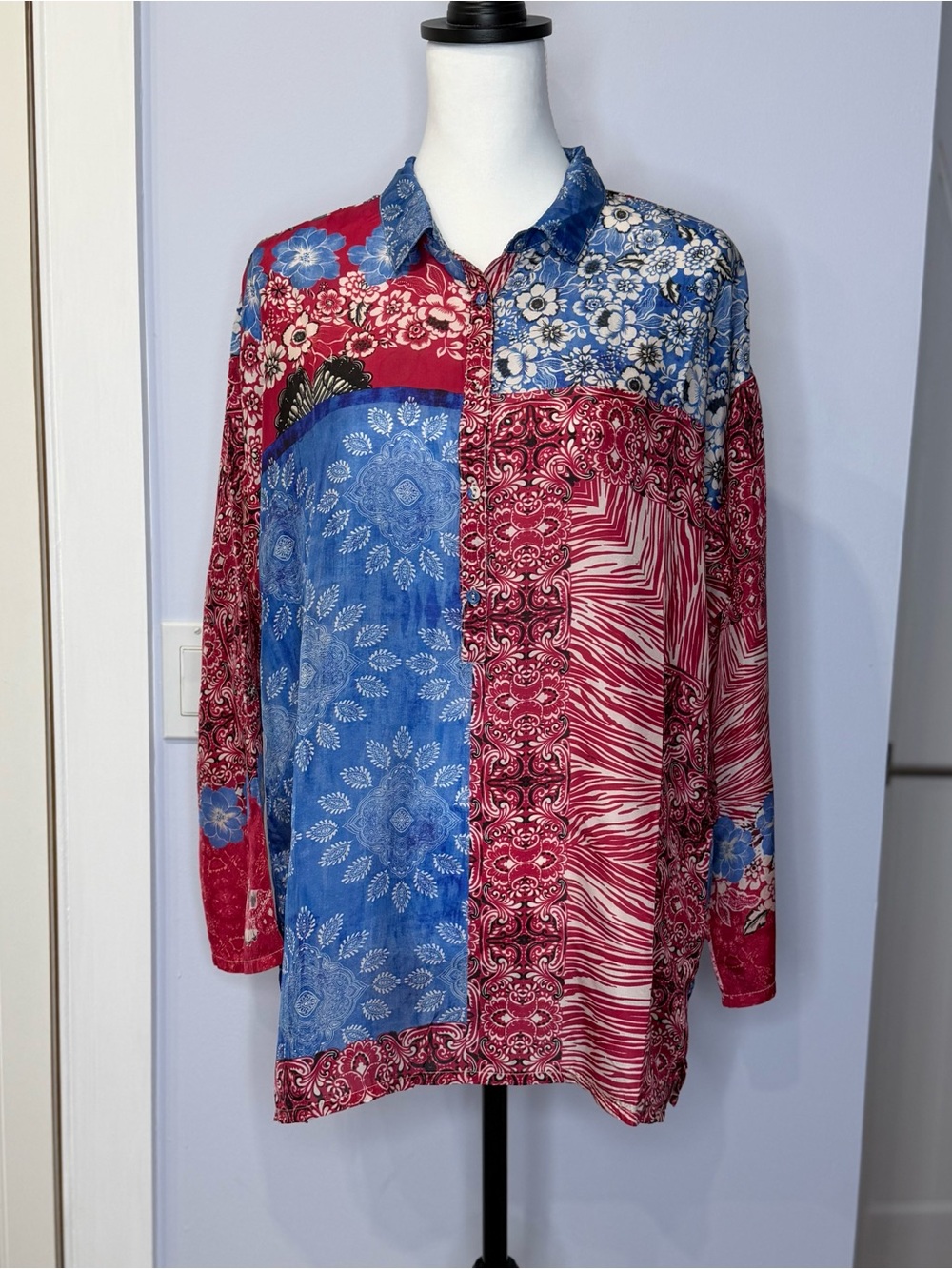 Johnny Was Audrey Patchwork “bandana” Floral Silk Shirt in Red/Blue size M. EUC
